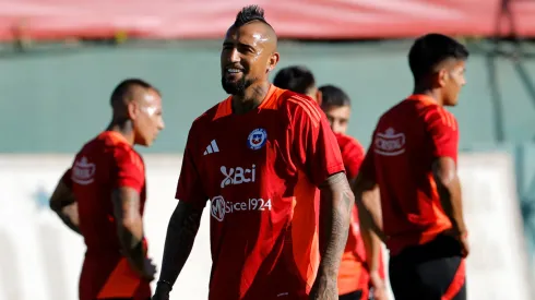 Arturo Vidal deja una señal en la previa al partido de Chile ante Paraguay. (Foto: Photosport)

