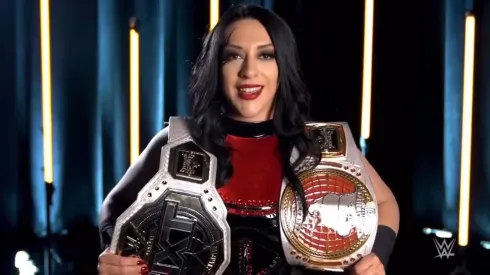 Stephanie Vaquer envía sus buenos deseos a la Selección Chilena. (Foto: WWE)
