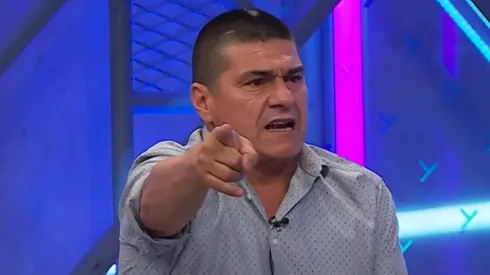 Marcelo Vega muestra su descontento tras la conferencia de Ricardo Gareca. (Foto: TNT Sports) 
