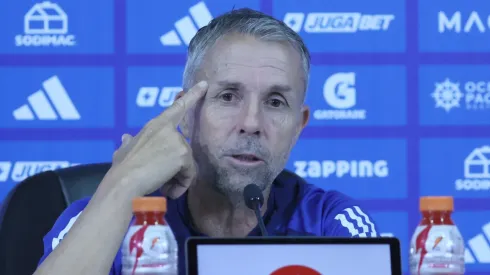 Gustavo Álvarez insistiría con la línea de 3 en el fondo de la U (Photosport).