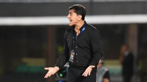 Gustavo Quinteros podría vivir una dura noticia en Brasil
