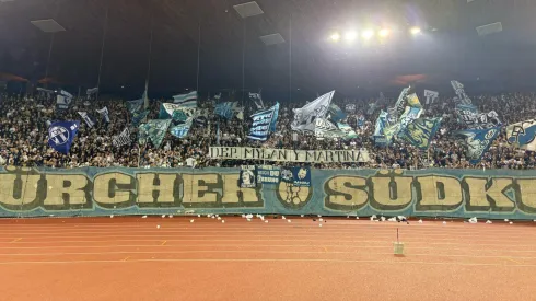 La barra del FC Zúrich sorprendió con un homenaje a los hinchas fallecidos de Colo Colo (Foto: x.com)
