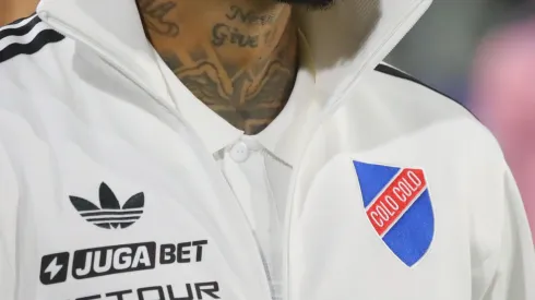 Colo Colo lanza nueva línea de ropa por el centenario. (Foto: Photosport)