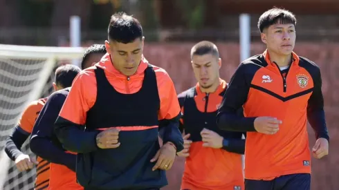 Cobreloa tiene un metodo para trabajar los encuentros que se juegan en pasto sintético. (Foto: Cobreloa SADP)
