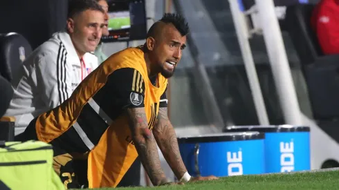Arturo Vidal defiende con todo a su compañeros

