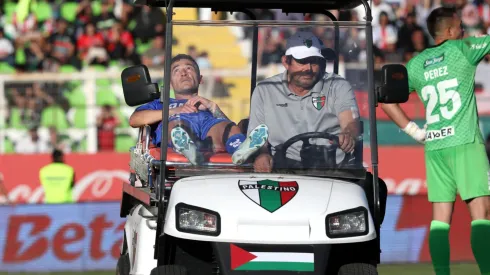 Charles Aránguiz se lesionó y tuvo que ser reemplazado por Flavio Moya (Photosport).