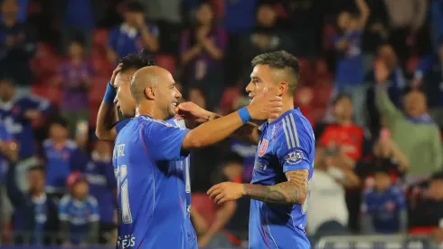 Israel Poblete no esconde su felicidad por jugar junto a Charles Aránguiz y Marcelo Díaz.
