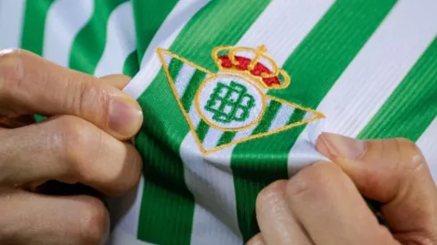 Real Betis lanzó una camiseta especial para la final de Conference League (Foto: x.com/RealBetis)
