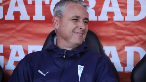 Tiago Nunes se refiere a su búsqueda en el partido de la UC ante Everton. (Foto: Photosport)
