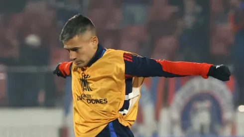 Charles Aránguiz mantiene la calma pese a la contundente goleada de la U (Foto: Jonnathan Oyarzun/Photosport)
