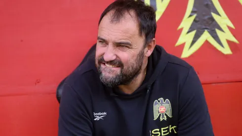 José Luis Sierra molesto otra vez luego de fea derrota de Unión Española.
