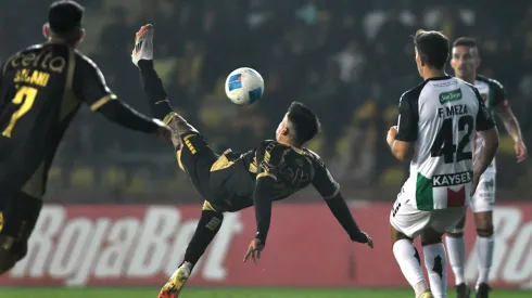 Coquimbo U. y Palestino desaprovecharon la oportunidad de escaparse en la tabla (Photosport).
