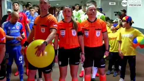 En el partido de U. de Chile vs. O'Higgins se vivió un curioso "homenaje" a Chespirito.