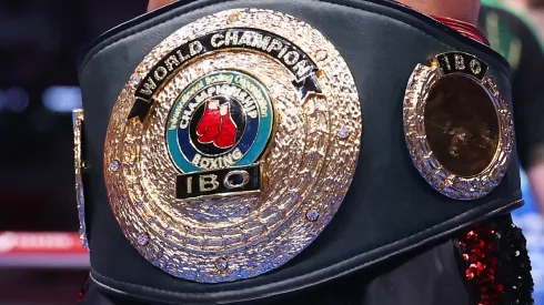 El título mundial IBO estaba en disputa, pero debió regalarlo por graves amenazas (Photo by Richard Pelham/Getty Images)