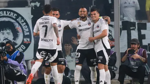 Un ex Colo Colo volvió al país y se reunió con sus excompañeros en el Monumental.
