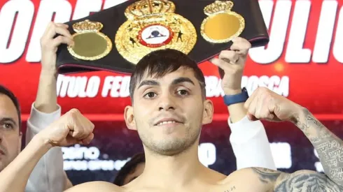Andrés Campos da el peso y está listo para pelear por el mundial interino gallo de la WBA. 
