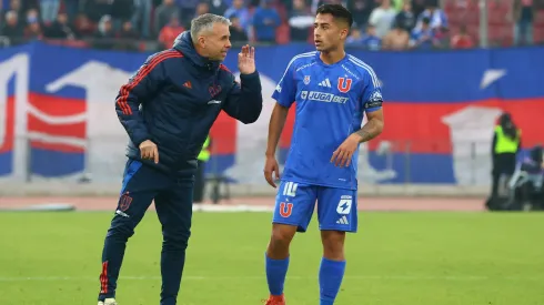 Lucas Assadi feliz con el triunfo de Universidad de Chile.
