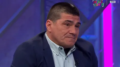 El exseleccionado chileno le hizo una llamativa sugerencia al Romántico Viajero.
