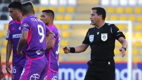Felipe González y su negativo historial con la U
