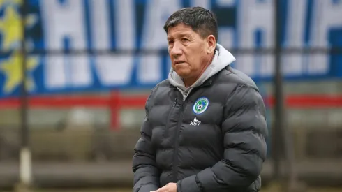 Jaime Vera tuvo un tenso momento con un periodista y dejó la conferencia de prensa. (Foto: Photosport)
