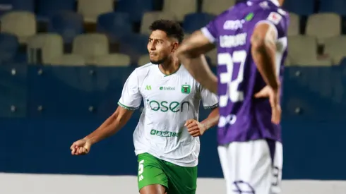 Enzo Lettieri fue expulsado por doble amarilla en el compromiso en el Joaquín Muñoz. (Foto: Photosport)
