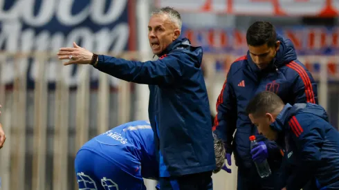 Gustavo Álvarez le pone fin al tema Eduardo Vargas en la U (Photosport).
