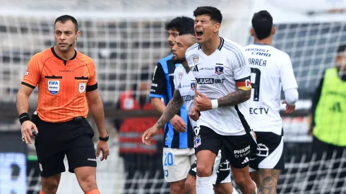 Esteban Pavez se refiere a los arbitrajes. (Foto: Photosport) 
