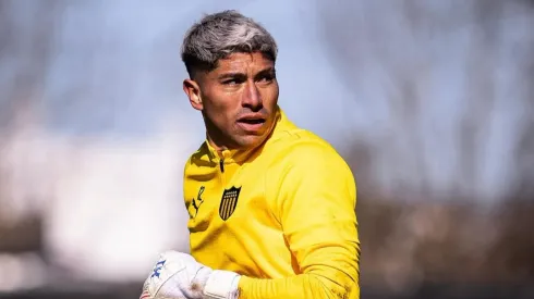 Brayan Cortés tendría un debut poco soñado en Peñarol. (Foto: @oficialcap)

