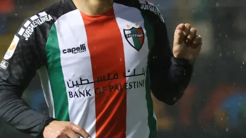 Palestino realiza emotivo gesto que saca aplausos en redes (Foto: Jonnathan Oyarzun/Photosport)
