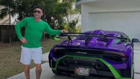 Marcelo Ríos junto a su auto. (Foto: Marceloriosoficial, Instagram)
