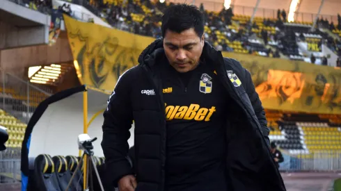 Esteban González mantiene la calma en la cima de la Liga de Primera (Photosport).