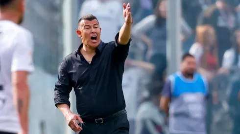 Jorge Almirón sufre duro golpe en Colo Colo. (Foto: Photosport)
