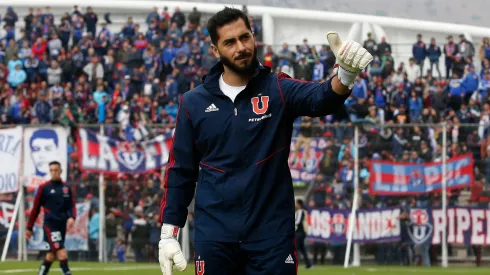 Johnny Herrera se lanza con todo contra Independiente
