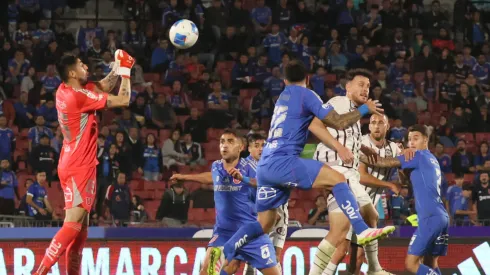 Dos figuras de la U serán baja ante Colo Colo (Photosport). 
