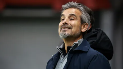 Miguel Ramírez elogia a dos defensores de Unión Esspañola que llegaron cedidos desde la U. (Foto: Photosport)
