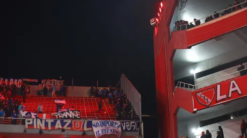 La U presenta testigo clave en CONMEBOL en contra de Independiente.
