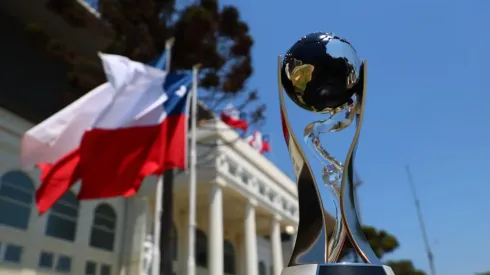 El trofeo que espera ser levantado por una selección en tierras chilenas (Foto: FIFA Oficial)
