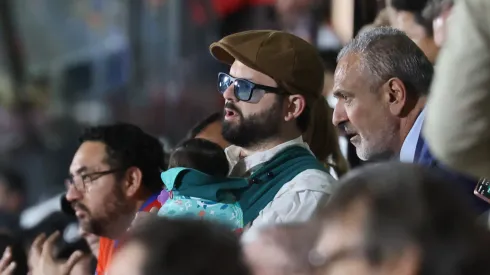 Gabriel Boric contesta a pregunta por la clasificación de la U a semis de la Copa Sudamericana. (Foto: Photosport) 
