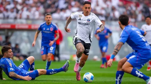 Javier Correa y su portentoso palo a la Univerisdad de Chile
