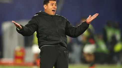 Nicolás Córdova emplazó a que le den gracias porque habla de fútbol.
