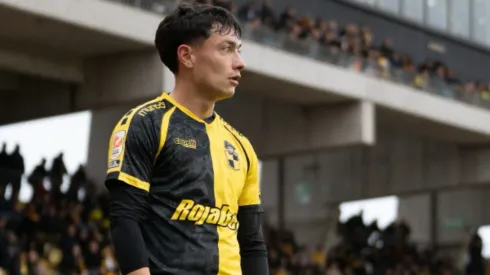 El actual jugador de Coquimbo Unido se llenó de críticas de hinchas albos.
