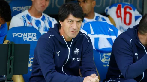 El DT de la Universidad Católica y un potente mensaje en su camarín
