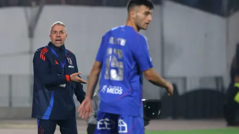 Gustavo Álvarez no quiso arriesgar ni a Rodrigo Contreras, ni a Felipe Salomoni.
