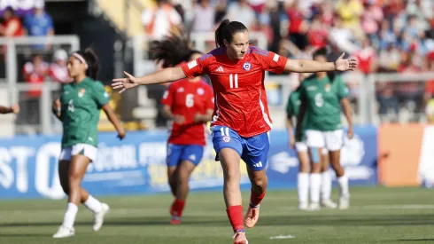 Sonya Keefe marcó dos goles para la victoria de Chile.
