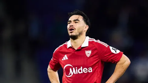 El lateral nacional estuvo cerca de anotar su primer gol con la camiseta de Sevilla pero terminó teniendo una tarde para el olvido (Photo by Manuel Queimadelos/Quality Sport Images/Getty Images)
