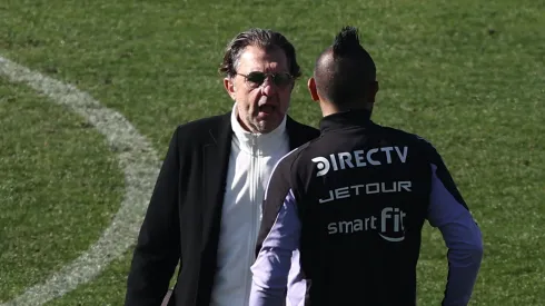 Aníbal Mosa descartó una salida de Arturo Vidal de Colo Colo
