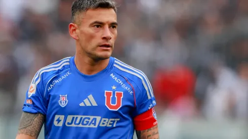 Charles Aránguiz  le pegó a medio mundo tras el empate de la U frente a Coquimbo (Photosport)
