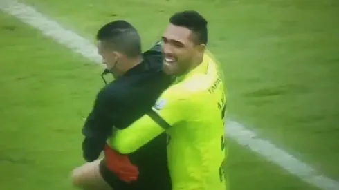 Video: el abrazo de Montero al árbitro luego de que Tolima se consagrara campeón