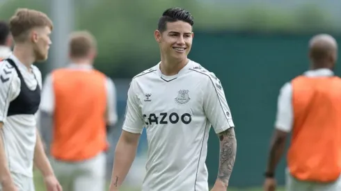 Guiños para que se quede: James Rodríguez es consentido por Rafa Benítez