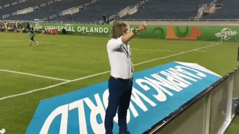 Imposible no quererlo: así se despide el 'profe' Gamero de los hinchas en Orlando